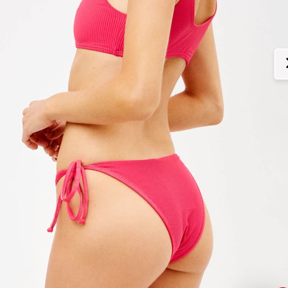 Frankie’s bikinis “Connor” bottoms in rosewood
